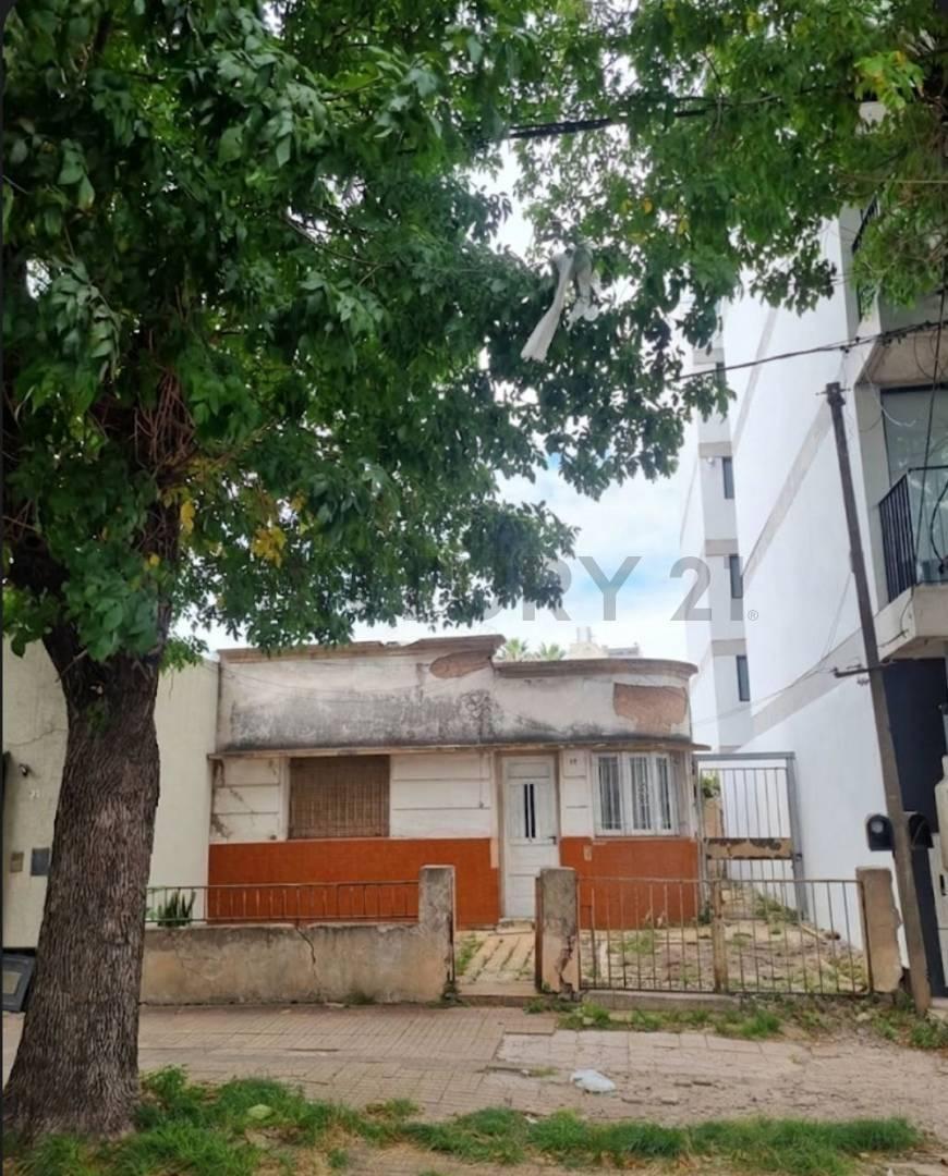 Foto de Casa antigua sobre lote de 8 x 34 en La Plata, imagen 4