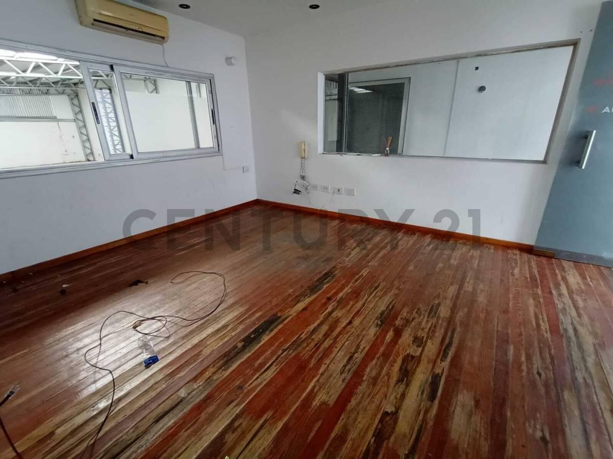Foto de Importante local comercial en venta en La Plata, imagen 4