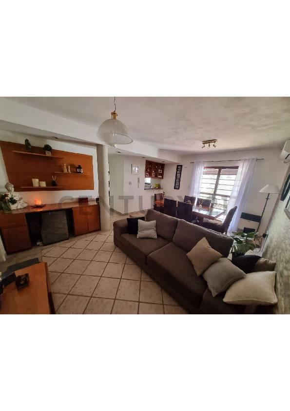 Foto de Departamento en PB en venta, 2 dormitorios, patio, cochera, imagen 2
