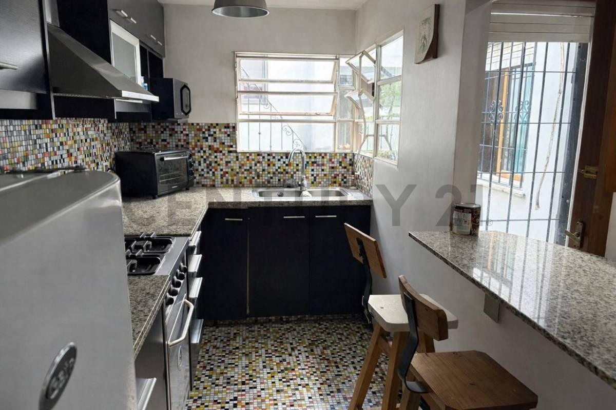 Foto de PH 2 AMBIENTES EN VENTA CON QUINCHO Y PATIO – VILLA LURO, imagen 1