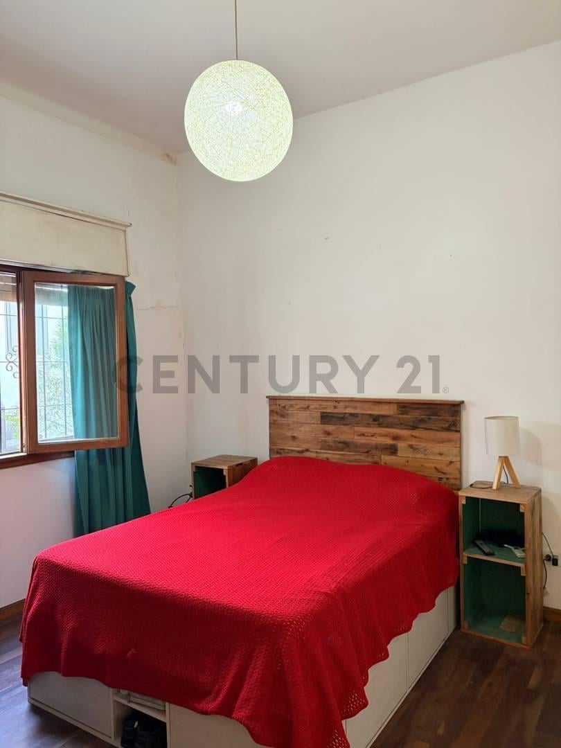 Foto de PH 2 AMBIENTES EN VENTA CON QUINCHO Y PATIO – VILLA LURO, imagen 2