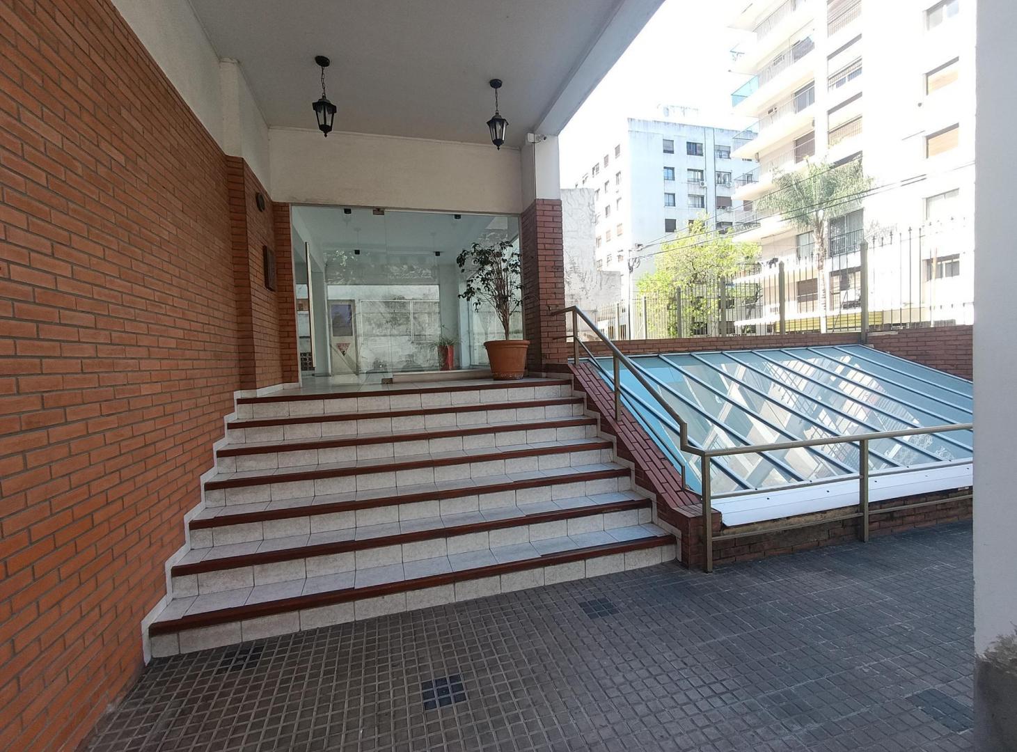 Foto de Venta depto 1 dorm. con cochera y baulera – 55 e/ 4 y 5 – luminoso, imagen 1
