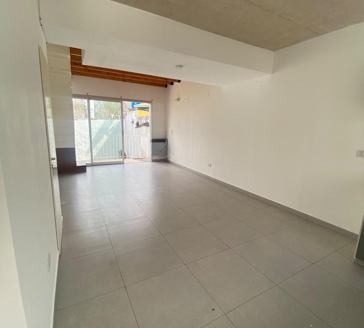 Foto de Departamento en alquiler en La Plata, imagen 2