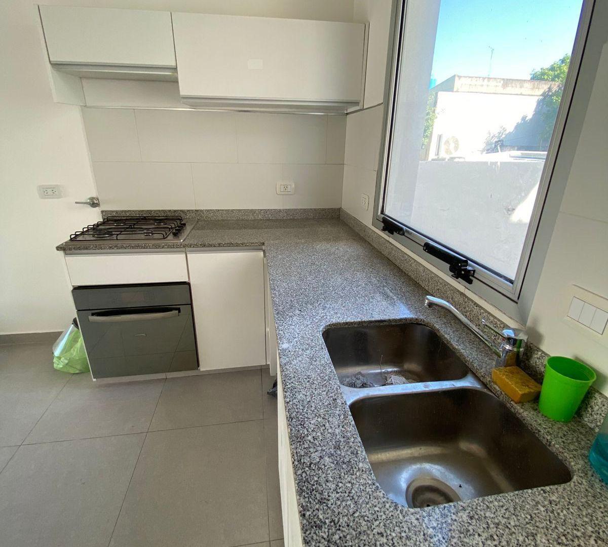 Foto de Departamento en alquiler en La Plata, imagen 3