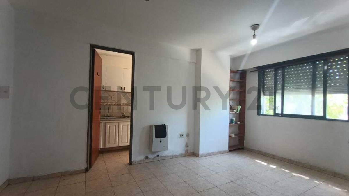 Foto de Departamento de 1 dormitorio en Venta frente a la Estación de Tren, imagen 1