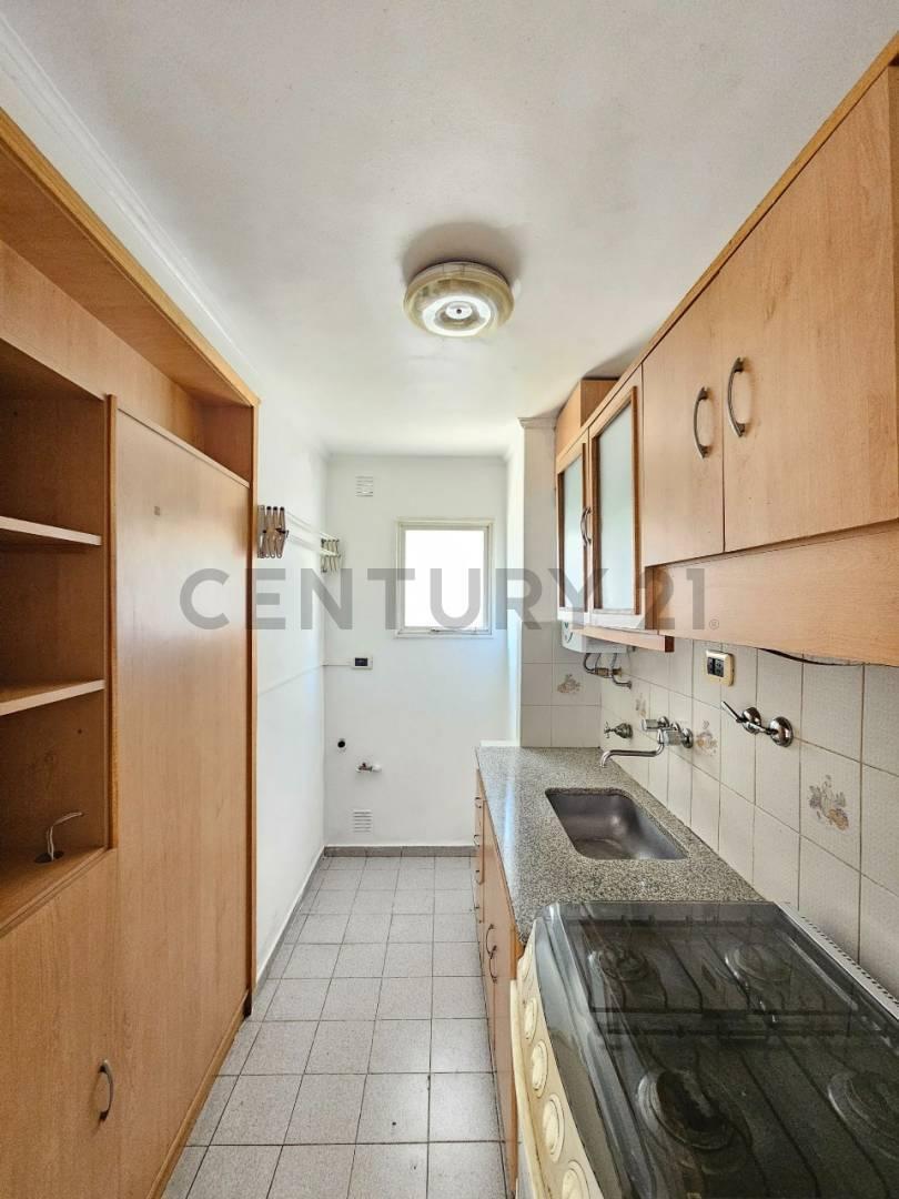 Foto de Departamento de 2 dormitorios en venta a metros de Plaza Malvinas, imagen 1