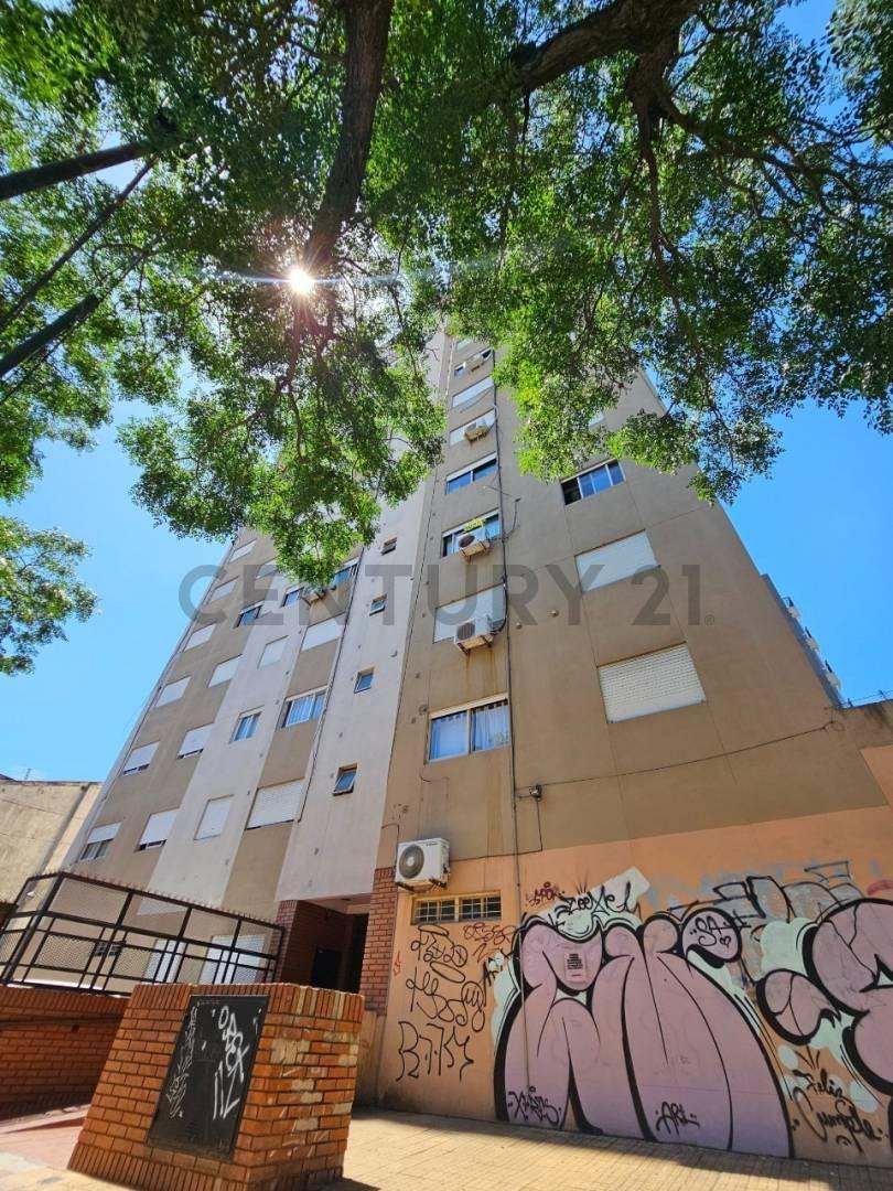 Foto de Departamento de 2 dormitorios en venta a metros de Plaza Malvinas, imagen 3