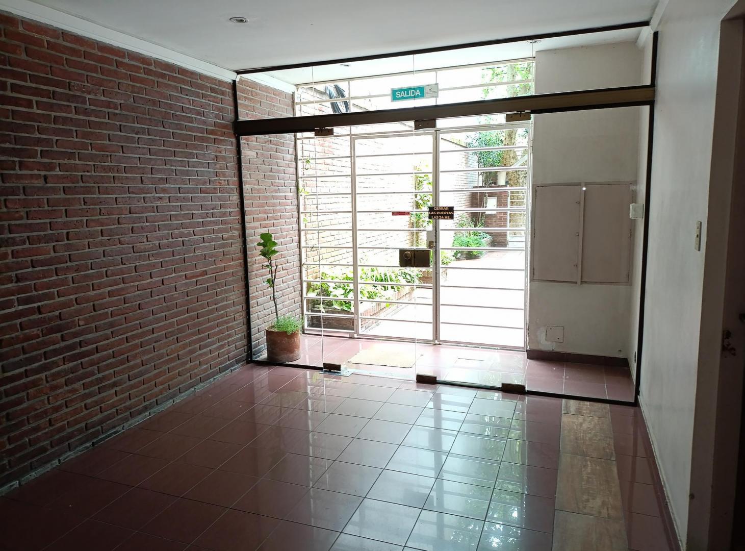 Foto de VENTA DEPTO 1 DORMITORIO EN PLANTA BAJA, LUMINOSO, CON PATIO PROPIO Y, imagen 5