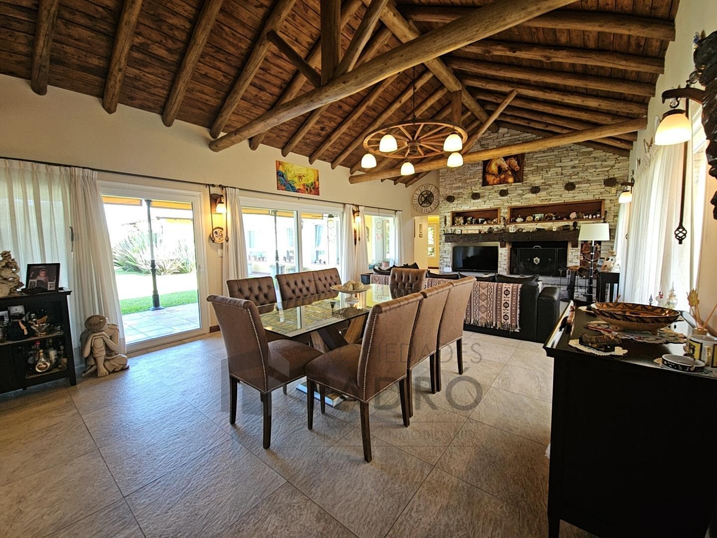 Foto de Espectacular Casa en venta estilo Campo. UF 49. Barrio La Elina, imagen 2