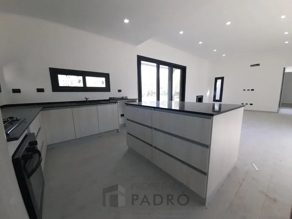 Casa en venta a estrenar. UF 74.  Santa Irene, Comarcas de Lujan. Financiacion 3