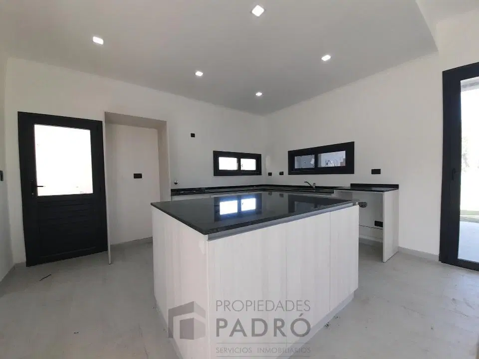 Casa en venta a estrenar. UF 74.  Santa Irene, Comarcas de Lujan. Financiacion 2