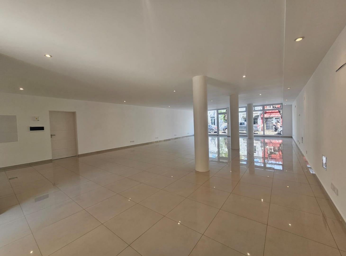 Foto de Local EN VENTA en LUJAN Centro. Zona Oeste., imagen 4