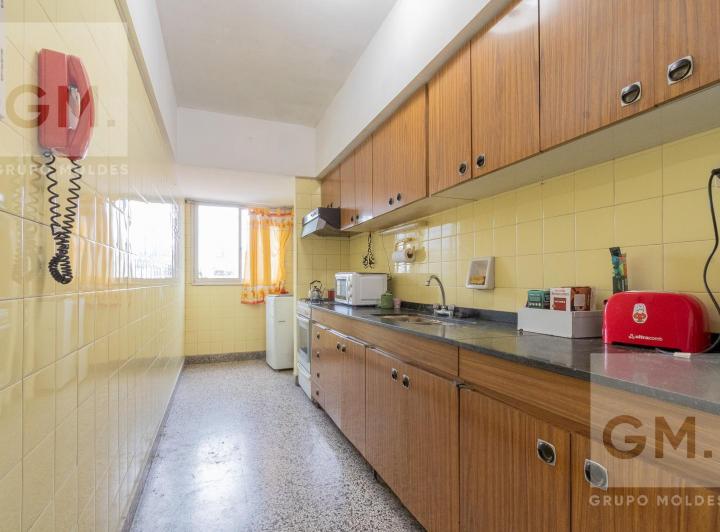Excelente Departamento en venta de 4 ambientes en San Telmo! Apto Profesional! 2