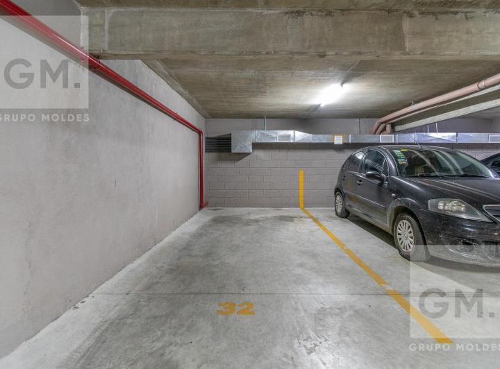 Excelente monoambiente con cochera fija/cubierta y amenities en Recoleta! A dos cuadras del subte D! 2