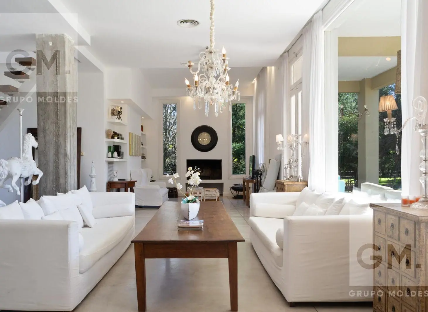 Casa en Venta con pileta, parrilla y cochera en Campos de Roca I 2