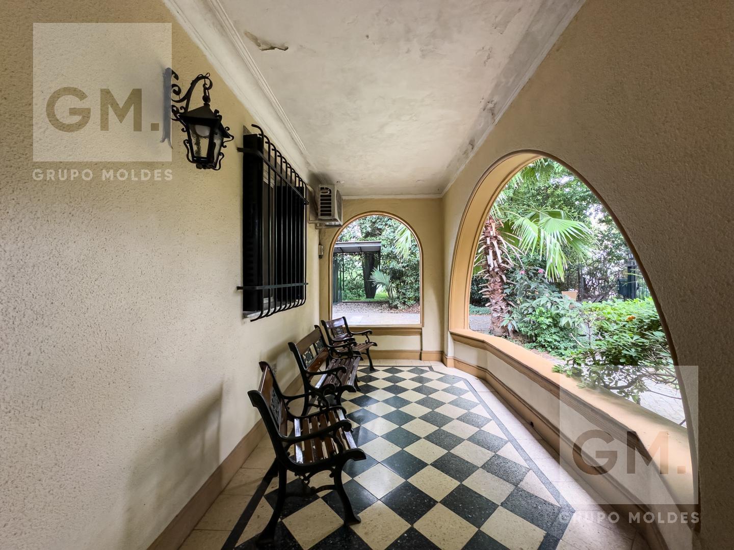 Foto de Casa en Venta 4 Ambientes con Quincho y Pileta en Lomas de Zamora, imagen 2