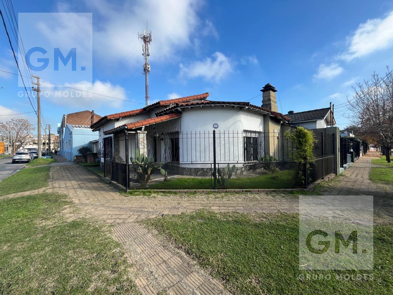 Foto de Venta Casa 3 Ambientes con Cochera, Jardín y Terraza – El Palomar, imagen 1