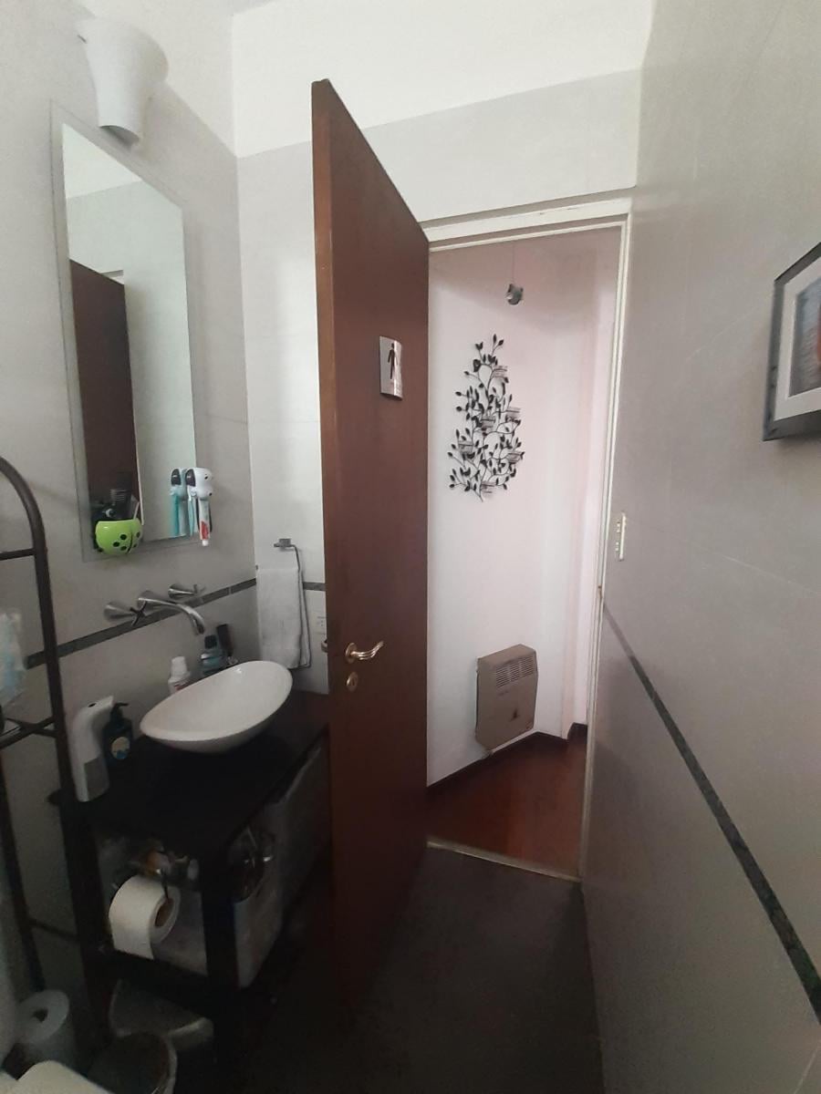 2 Amb Refaccionado. Balcon. Excelente Zona. Ph.