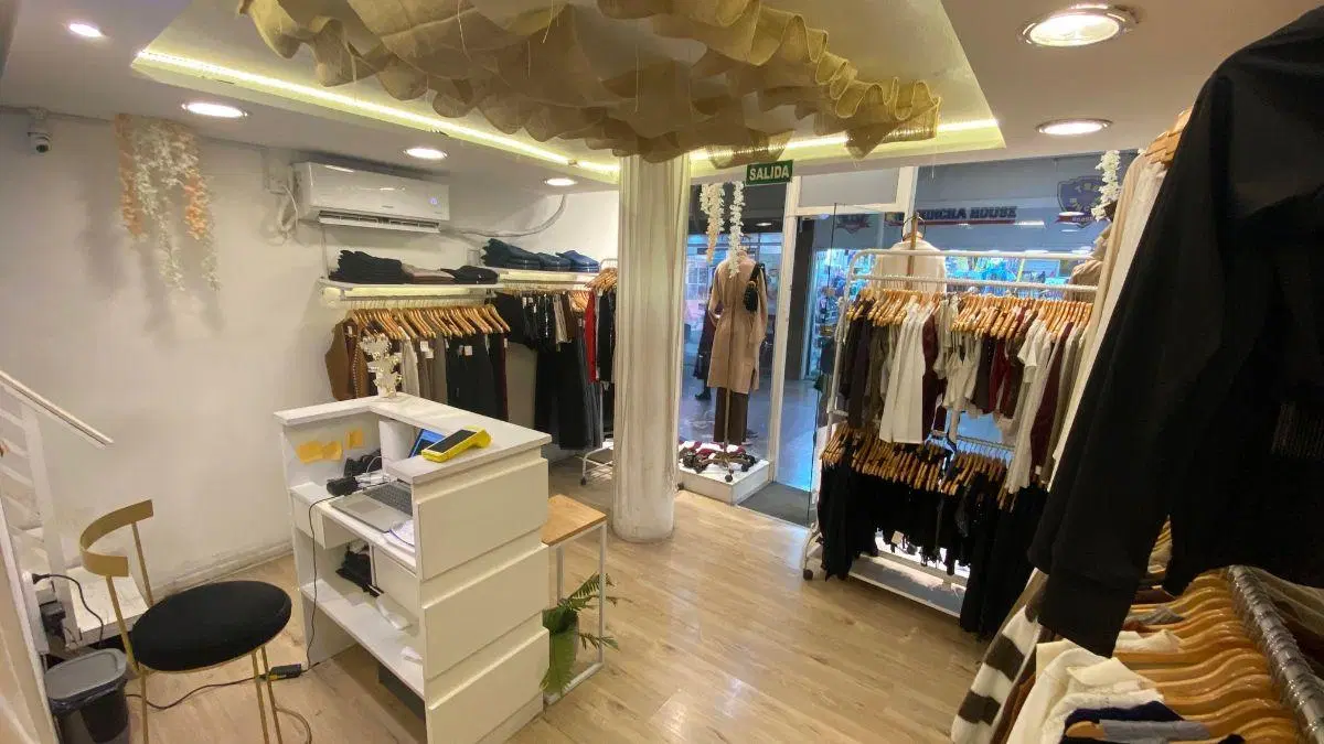 Hermoso local en Galería Paris 5