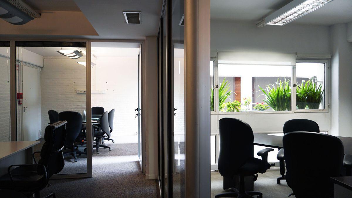 Dock 5 - Oficina Premium Semiamoblada 110 m², con Vista a Dique 3