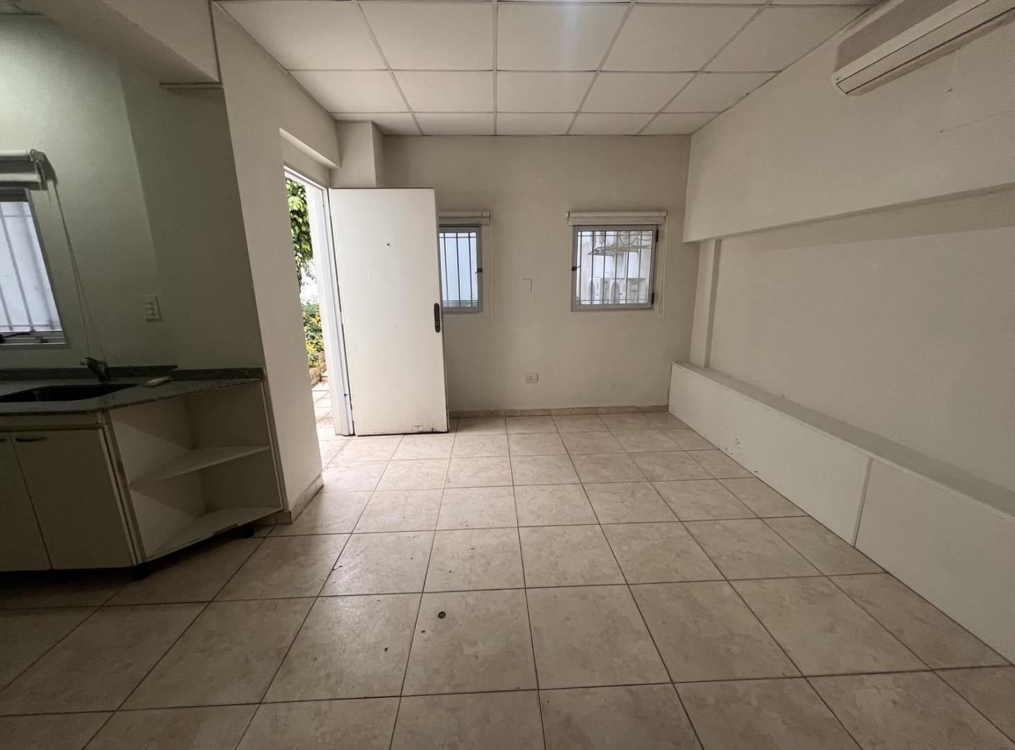 Foto de OFICINA VENTA MORON, imagen 4