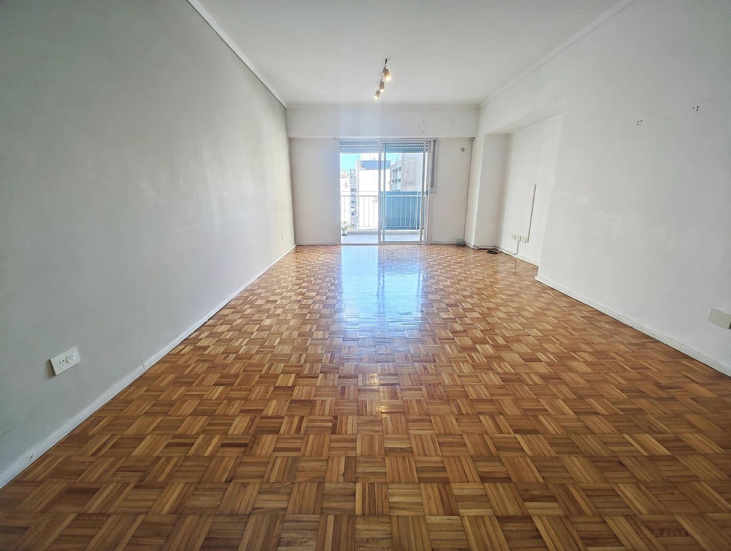 Foto de Excelente cuatro Ambientes Apto profesional., imagen 2