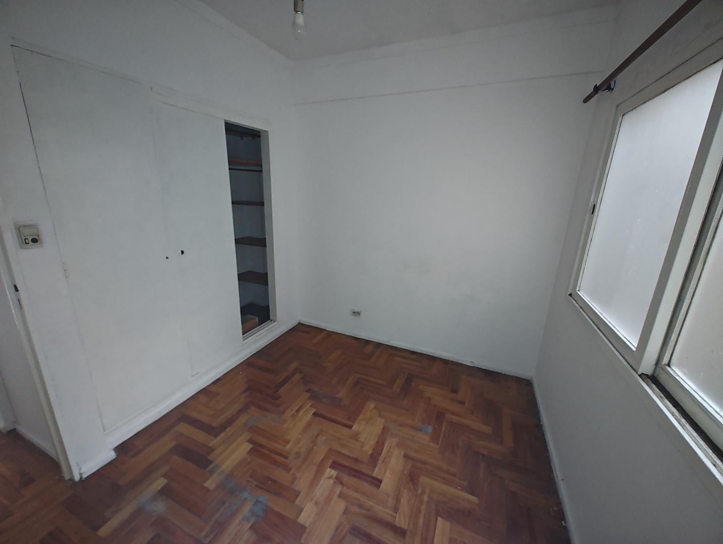 Foto de Dos ambientes al frente en un primer piso., imagen 3