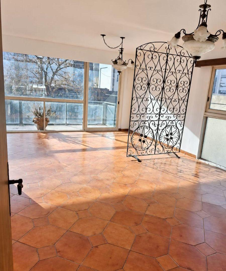 Foto de Departamento de 186 m² con 4 dormitorios en venta en Centro, imagen 2