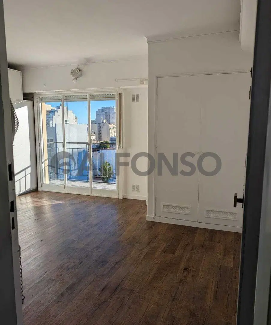 Hermoso monoambiente luminoso con balcon 5