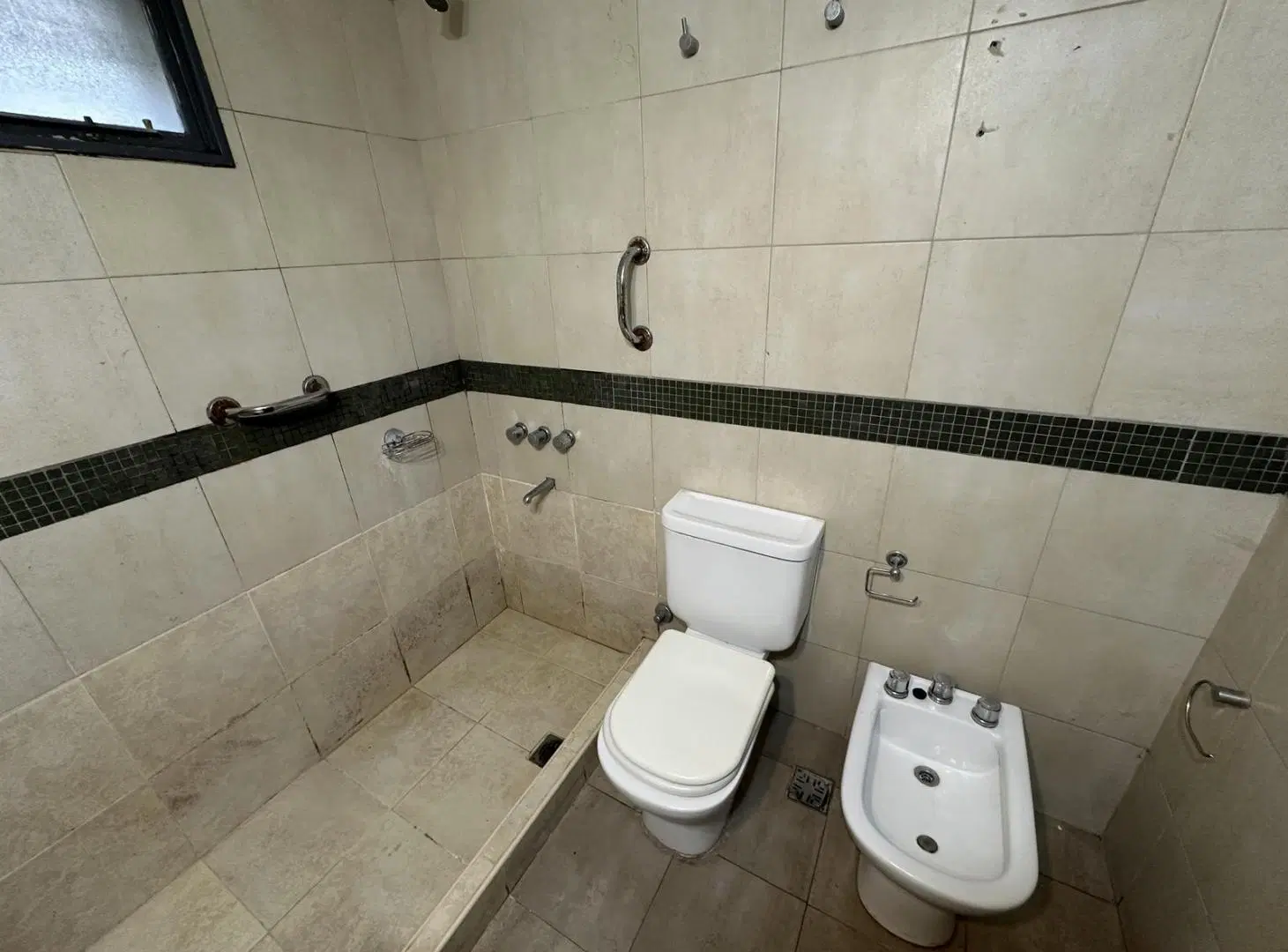 TIGRE - DEPARTAMENTO EN VENTA- PLANTA BAJA CON JARDIN 5