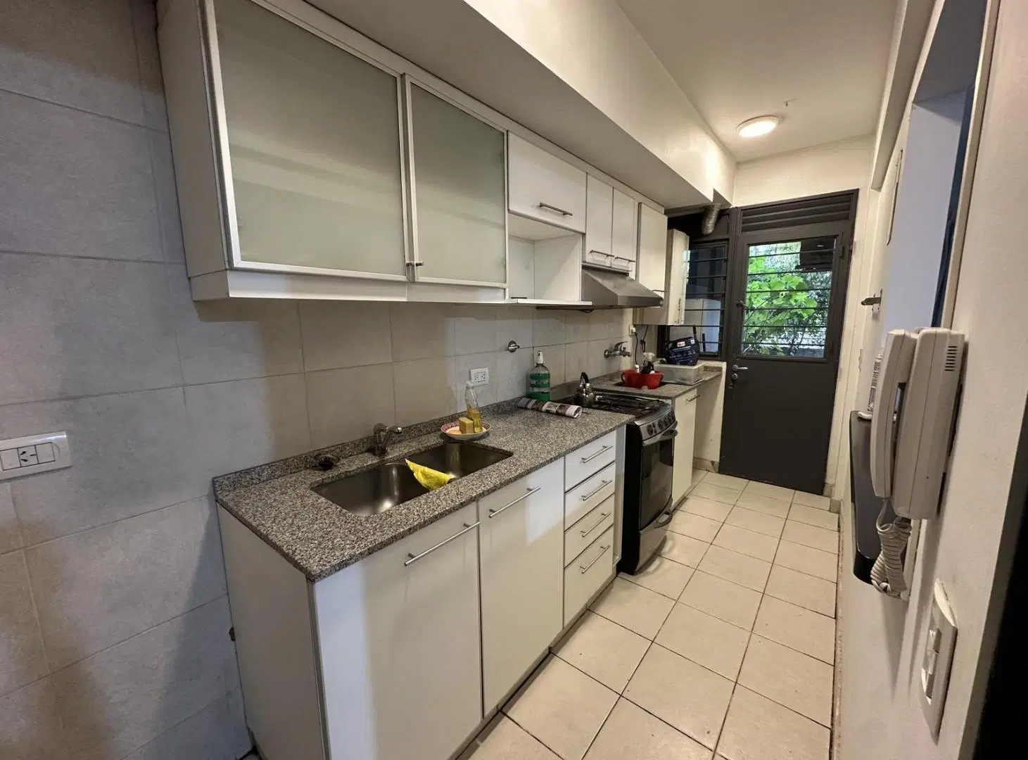 TIGRE - DEPARTAMENTO EN VENTA- PLANTA BAJA CON JARDIN 2