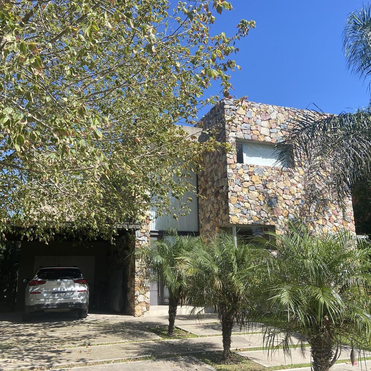 Venta Casa 3 Dormitorios en Estancias del Pilar Barrio Champagnat