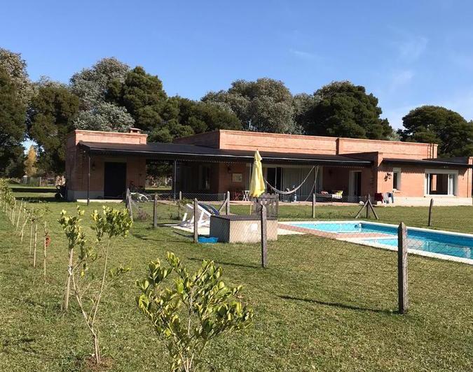 Venta/Alquiler Casa 4 Dormitorios en Club de Campo Santa Catalina 5