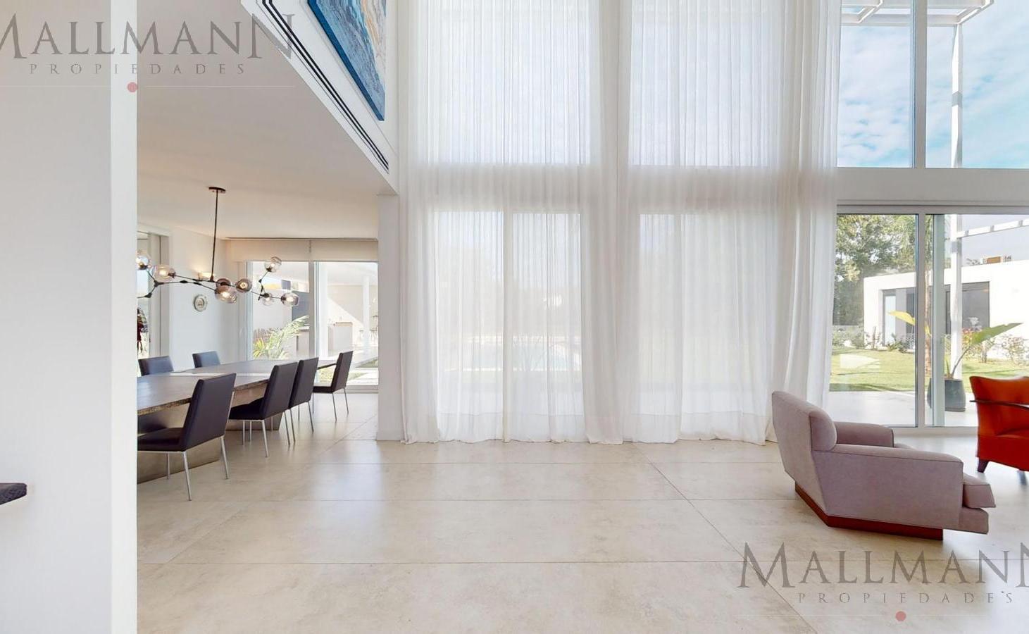 Venta Casa 4 Dormitorios en La Berlina Diseño Moderno y Funcional