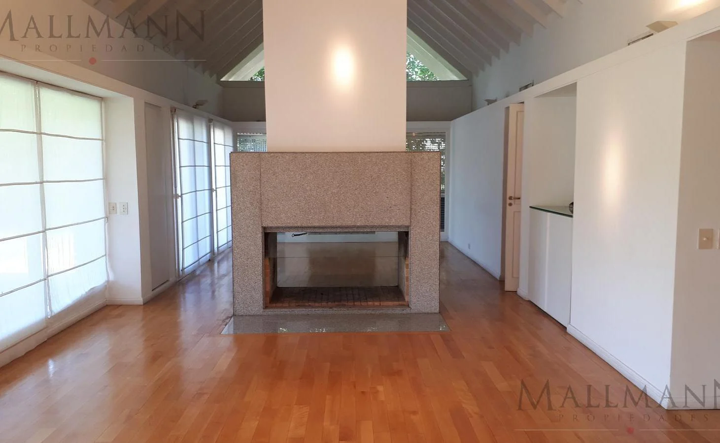 Foto de Alquiler Casa 3 Dormitorios en Martindale C.C, imagen 4