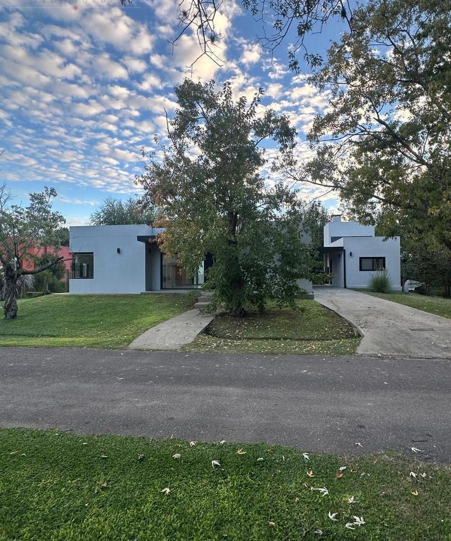 Venta Casa 3 Dormitorios en Sausalito con Pileta