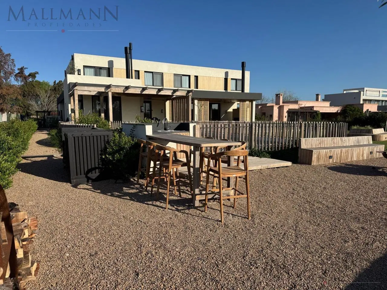 Venta Casa 4 Suites en La Diligencia, Pilará 2