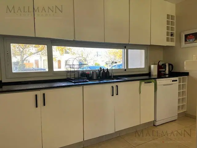 Venta Casa 5 Dormitorios en Barrio Privado Santa Barbara 5