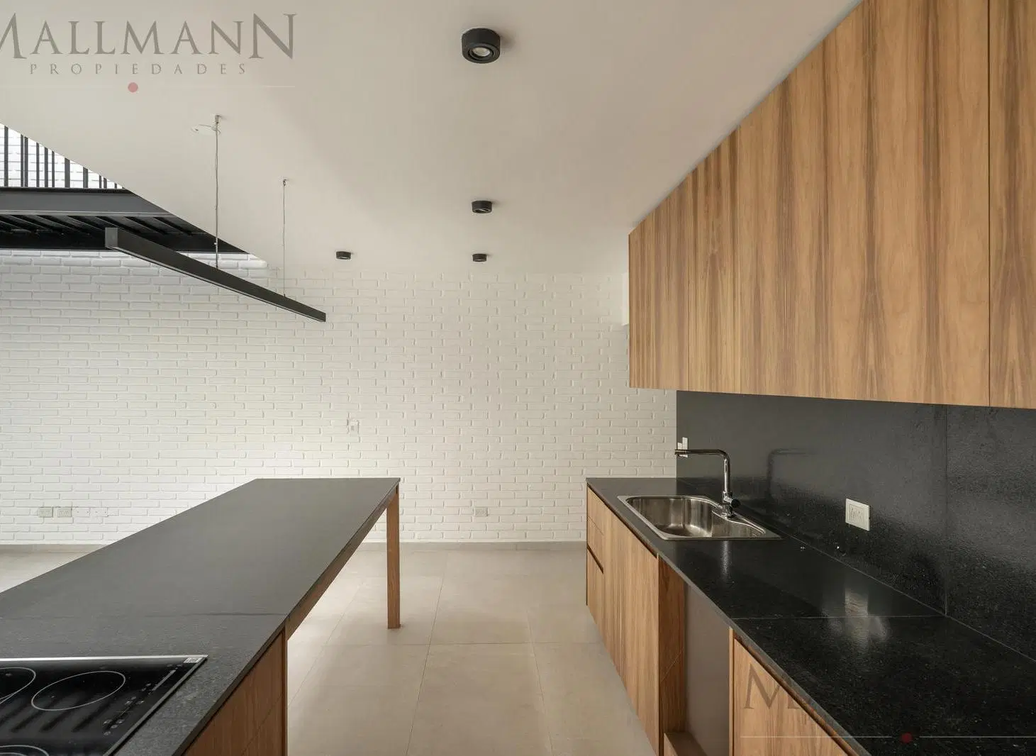 Venta Casa 4 Dormitorios en Lomas de San Isidro 1