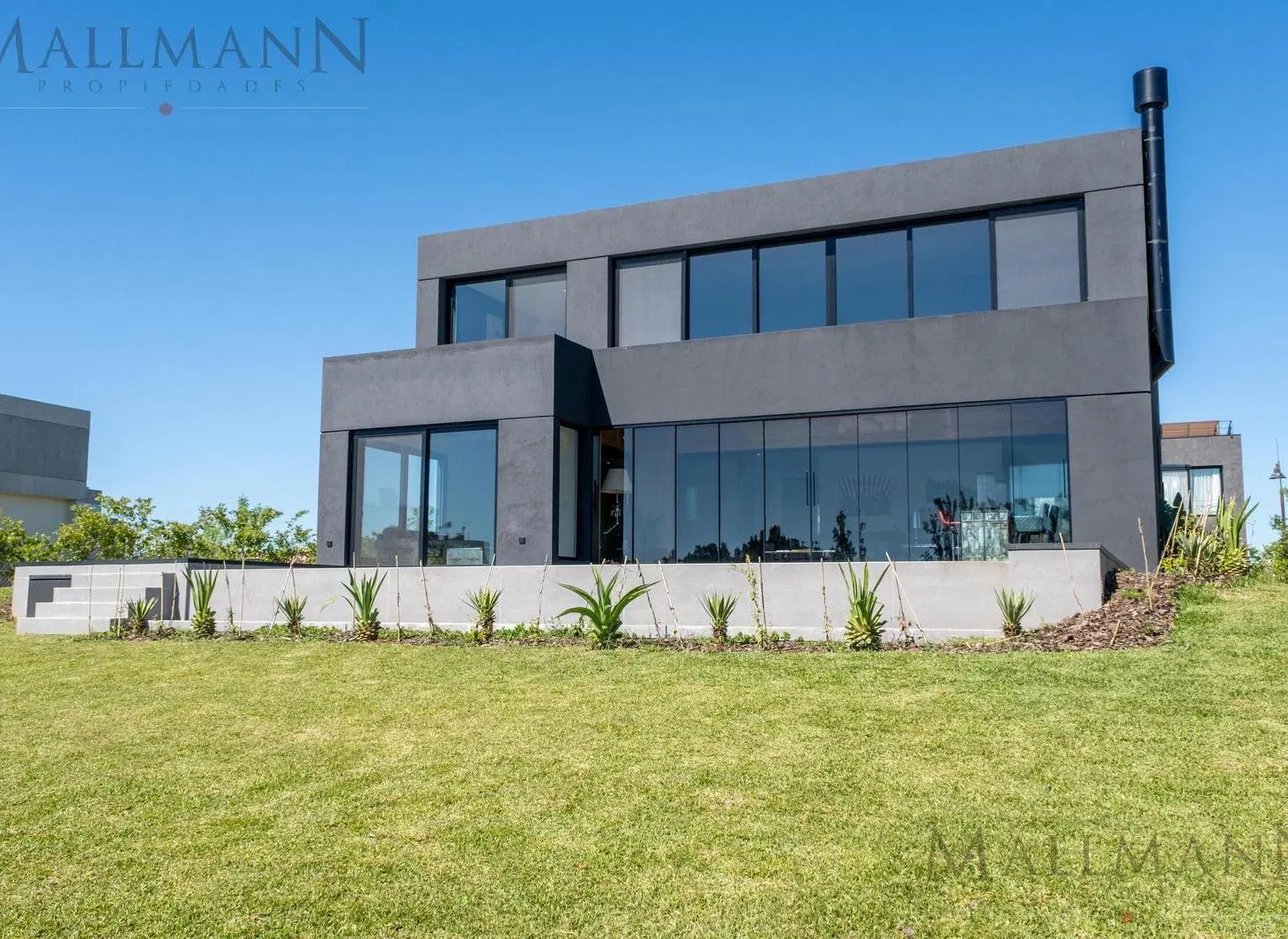 Casa en Venta en El Yatch con 4 Dormitorios en Suite y pileta con salida al rio 4