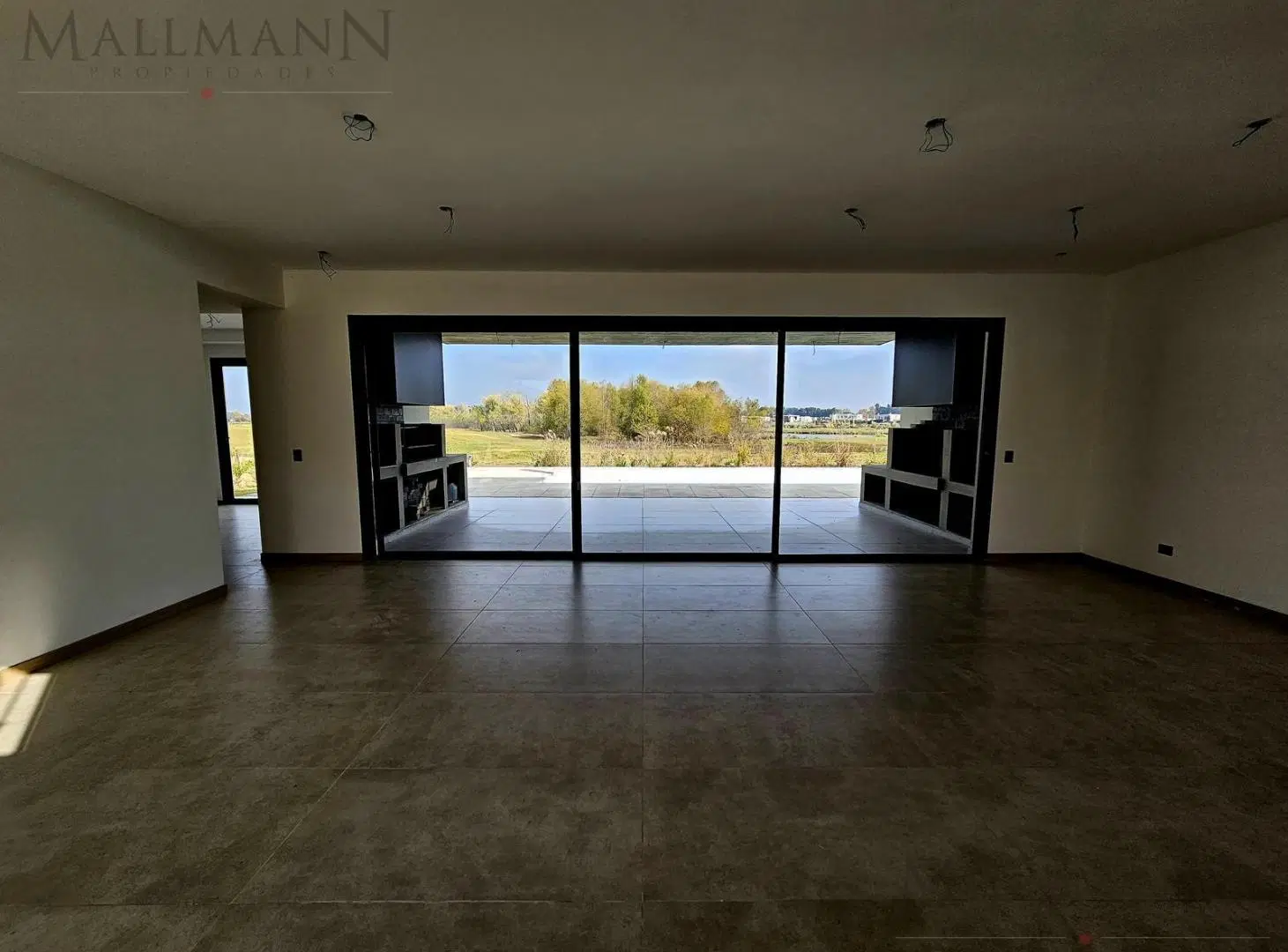 Venta Casa 5 Dormitorios con Pileta y vista al Golf y Laguna en La Calesa Pilará 4