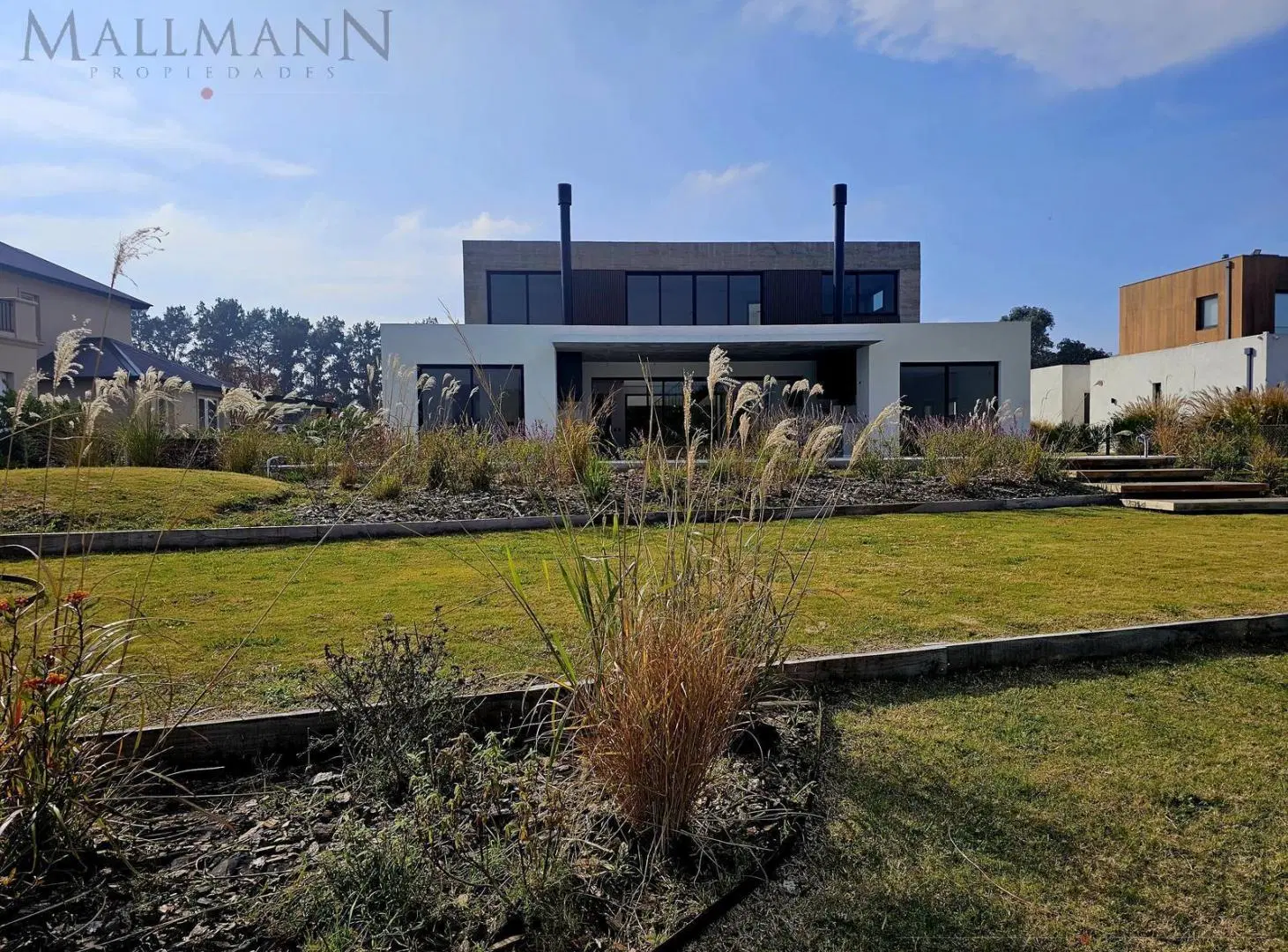Venta Casa 5 Dormitorios con Pileta y vista al Golf y Laguna en La Calesa Pilará 3
