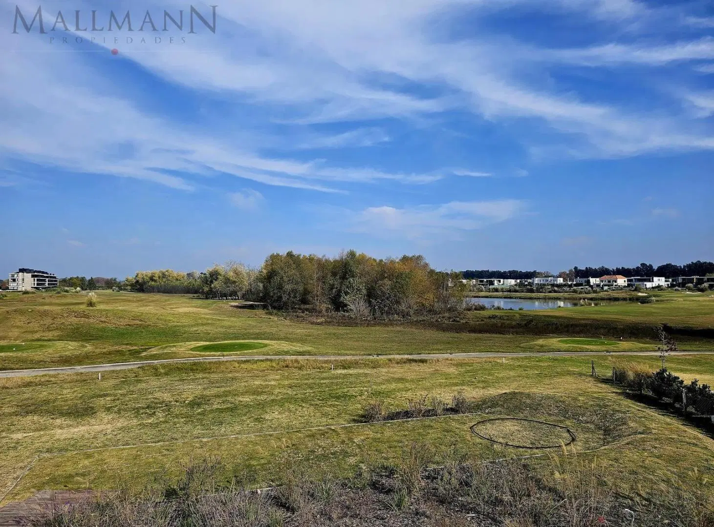 Venta Casa 5 Dormitorios con Pileta y vista al Golf y Laguna en La Calesa Pilará 5
