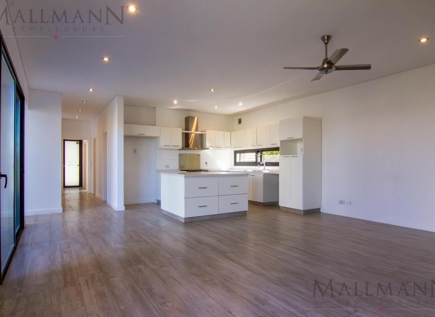 Foto de Casa en Venta 4 Dorms en Suite sobre la laguna con pileta en Pilará, imagen 5