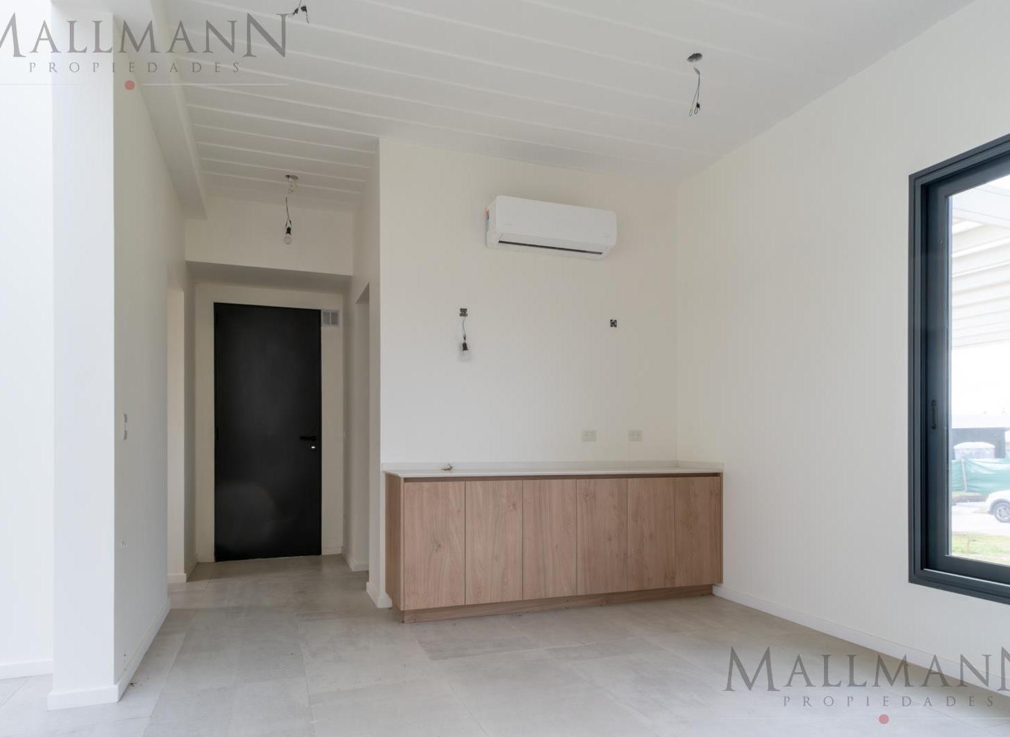 Foto de Venta Casa 6 Amb Orientación Noroeste en Everlinks, Luján, imagen 2