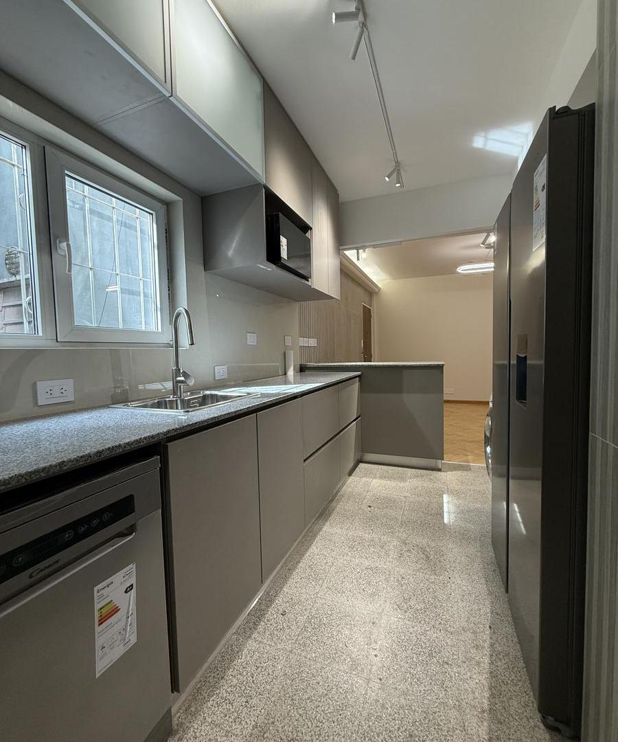 Foto de Departamento 3 ambientes primer piso por escalera Reciclado, imagen 2
