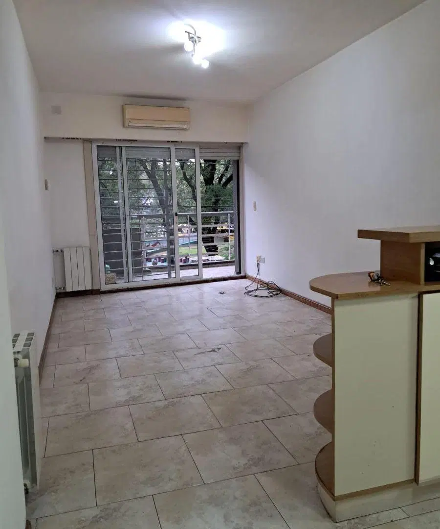 Avenida Caseros 3200,Departamento 3 Ambientes al Frente,Parque Patricios 1