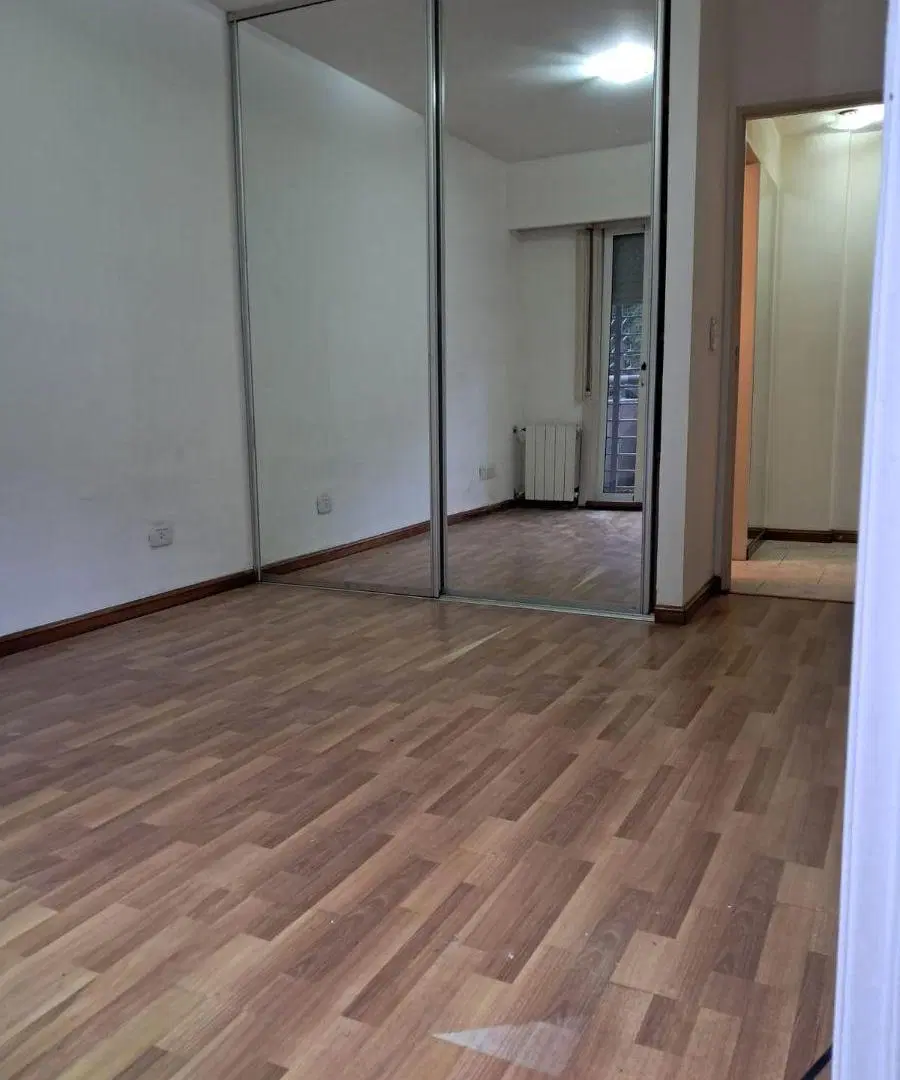 Avenida Caseros 3200,Departamento 3 Ambientes al Frente,Parque Patricios 5