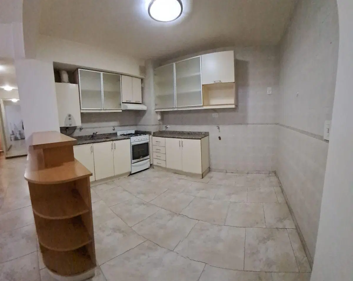 Avenida Caseros 3200,Departamento 3 Ambientes al Frente,Parque Patricios 3