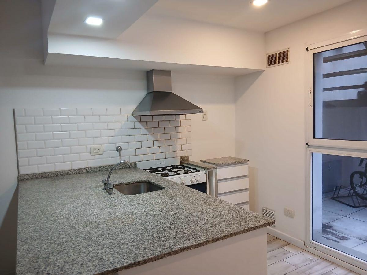 Foto de CACHIMAYO 1400 - PH 3 AMBIENTES CON PATIO - SIN EXPENSAS, imagen 5